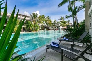 'Aqua Oasis' Swim-out Resort Sanctuary - 3