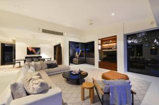 61 Murphy Street—A Poolside Villa for Four - 2