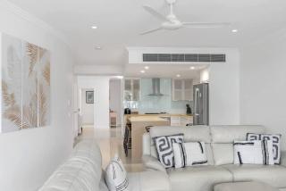 The Esplanade Escape - Your Ideal Beachfront Break - 4