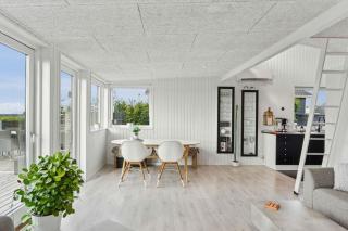 Lovely Holiday Home With Sea View - 3