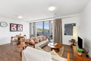 Aqua Vista at Harbour Lights - Waterfront Serenity - 7