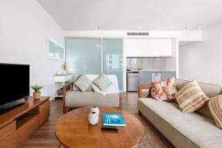 Aqua Vista at Harbour Lights - Waterfront Serenity - 3