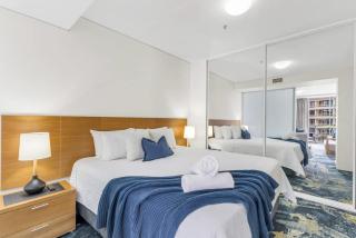 Waterfront at Harbour Light - Generous Space & Views - 7