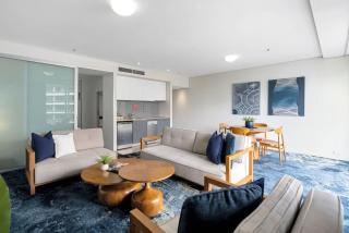 Waterfront at Harbour Light - Generous Space & Views - 5