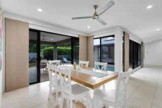 Trinity Beach Oasis - Poolside Retreat and Serenity - 7