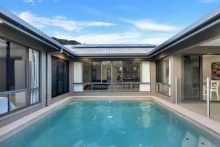 Trinity Beach Oasis - Poolside Retreat and Serenity - 4