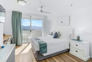 Cairns Central Getaway - A Sleek City Studio - 0