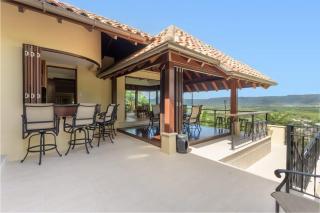 Sophisticated Tropical Villa with Infinity Pool - 6