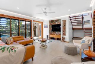 The Peony Isle - Luxe Lakeside Haven with Pool & Spa - Trinity Beach - 4