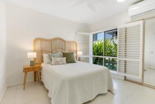 Cedar Villa - A Designer Pool House by the Beach - 8