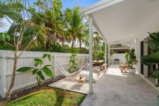 Cedar Villa - A Designer Pool House by the Beach - 3