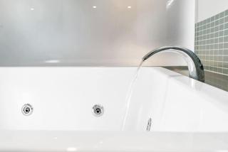 'Saltwater Studio' Experience Resort-style Bliss - 2