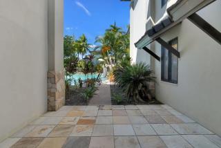 Lagoon Hideaway - Swim out Nook at Temple Resort - 2