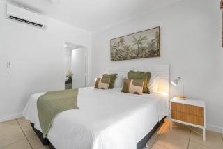 Laguna Edge - Tranquil Poolside Escape by the Sea - 7