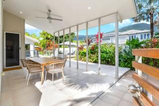 Cove House - Coastal Convenience by the Pool - 5
