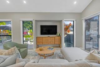 Cove House - Coastal Convenience by the Pool - 3