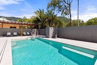 Raphari At The Cove - A Stunning Poolside Escape - 6