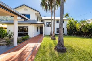 Raphari At The Cove - A Stunning Poolside Escape - 4