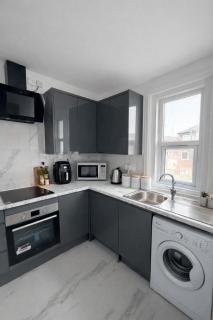 Modern 4BR Contractor Stay Long Stays Welcome - 5