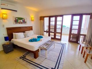 White Sandy Beach Residence - 1
