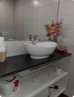 Ria Center Apartment - Left - 1