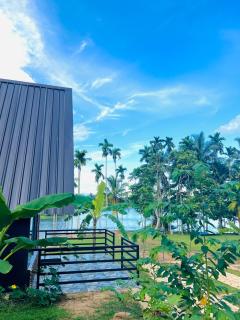 Jungle Lake View Cabana - 8