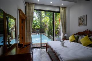 4BR pool Villa NaiHarn - 2