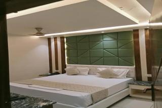FabHotel Dev Palace II - 4