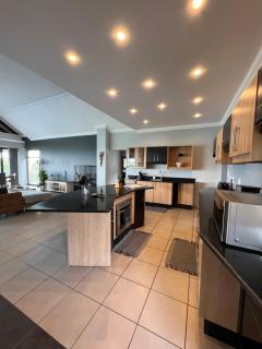 390 B Featherstone Estate - 5