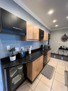 390 B Featherstone Estate - 7