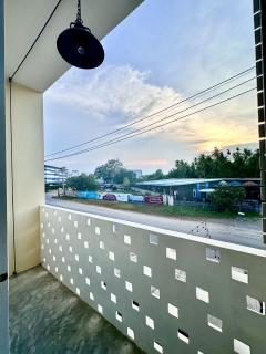 Twins cafe & Room - Suratthani - 7