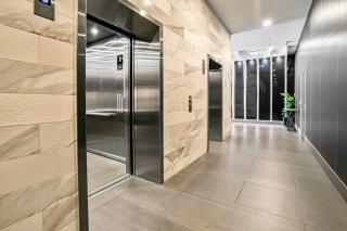 2BR CBD Escape-Pool, Gym & 17th floor views - 1