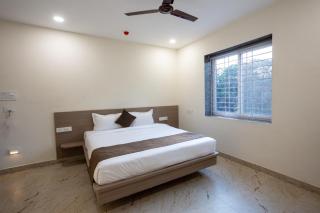 Hotel V Grand - 8