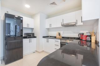 Beautiful 1BR in the Heart of Marina next to Metro - Dubai - 3