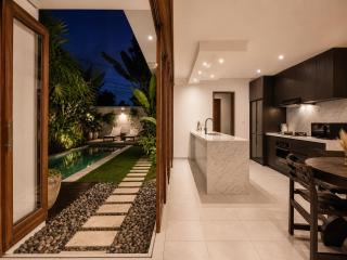 Superb 2BR villas centre Brawah 300m to beach - 7