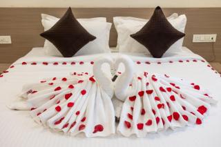 Hotel V Grand - 9