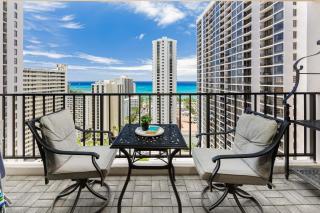 Rare Deluxe Ocean View Gem with Free Parking - 9
