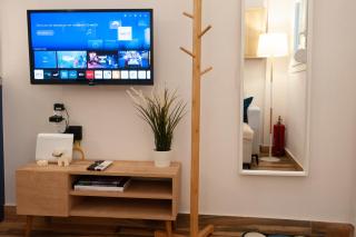 Modern Loft with Parking near White Tower - 5