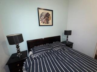 Huge comfy 4br near CBD - 3