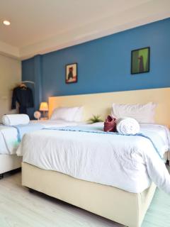 Bangkok Local Experience - 4BR - Sleeps 10 - 1