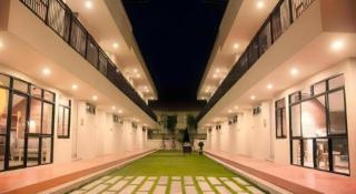 Yellow Moon Hotel - 9