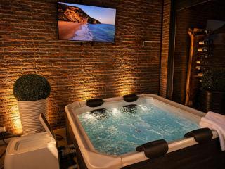 Exklusives Erlebnis-Apartment Emotion Apartments mit privater Sauna und Whirlpool - 0