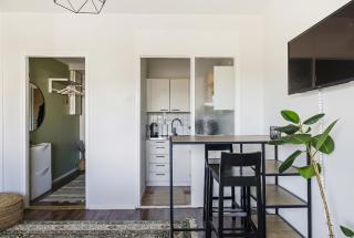 Peaceful & Bright Studio with Balcony in Green Etelä-Haaga - 8