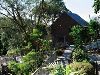 Bay Cabinz Motel - 6