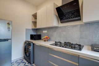 Cozy Candolim 2BHK with Pool near Beach & Nightlife Hub by HIREAVILLA - 6