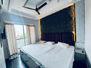 Hotel Radha Madhavam - 0