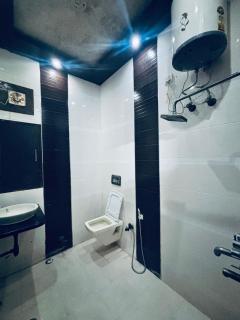 Hotel Radha Madhavam - 8
