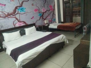 Hotel Devine Opp Jubilee Walk Mall & Near Gurdwara Sohana - 0