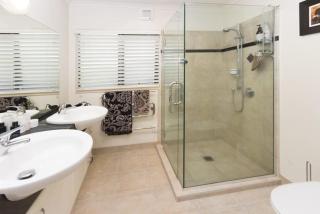 30 per cent Off - Orakei Family Oasis 4 Double Bedrooms - 2