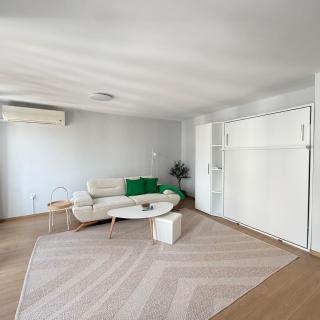 Cool Downtown Apartment - 9